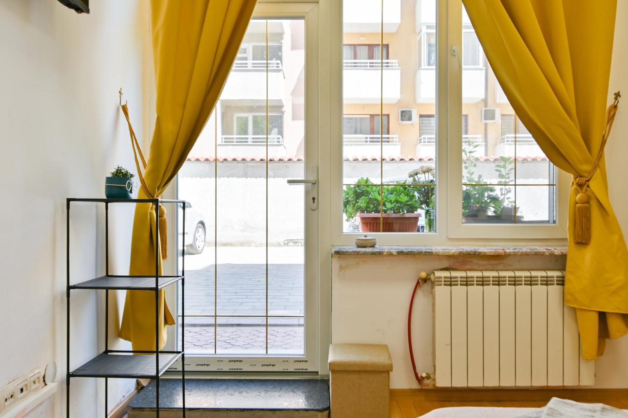 Cozy Apartment In Central Sofia Esterno foto